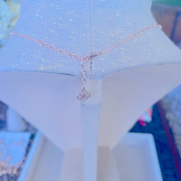 Kendra Scott Rose Gold drop petal necklace new without tags delicate and danity - Picture 3 of 3
